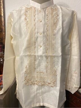 Men's XL Barong Tagalog Cream Embroidered Dress Shirt with Mandarin Collar